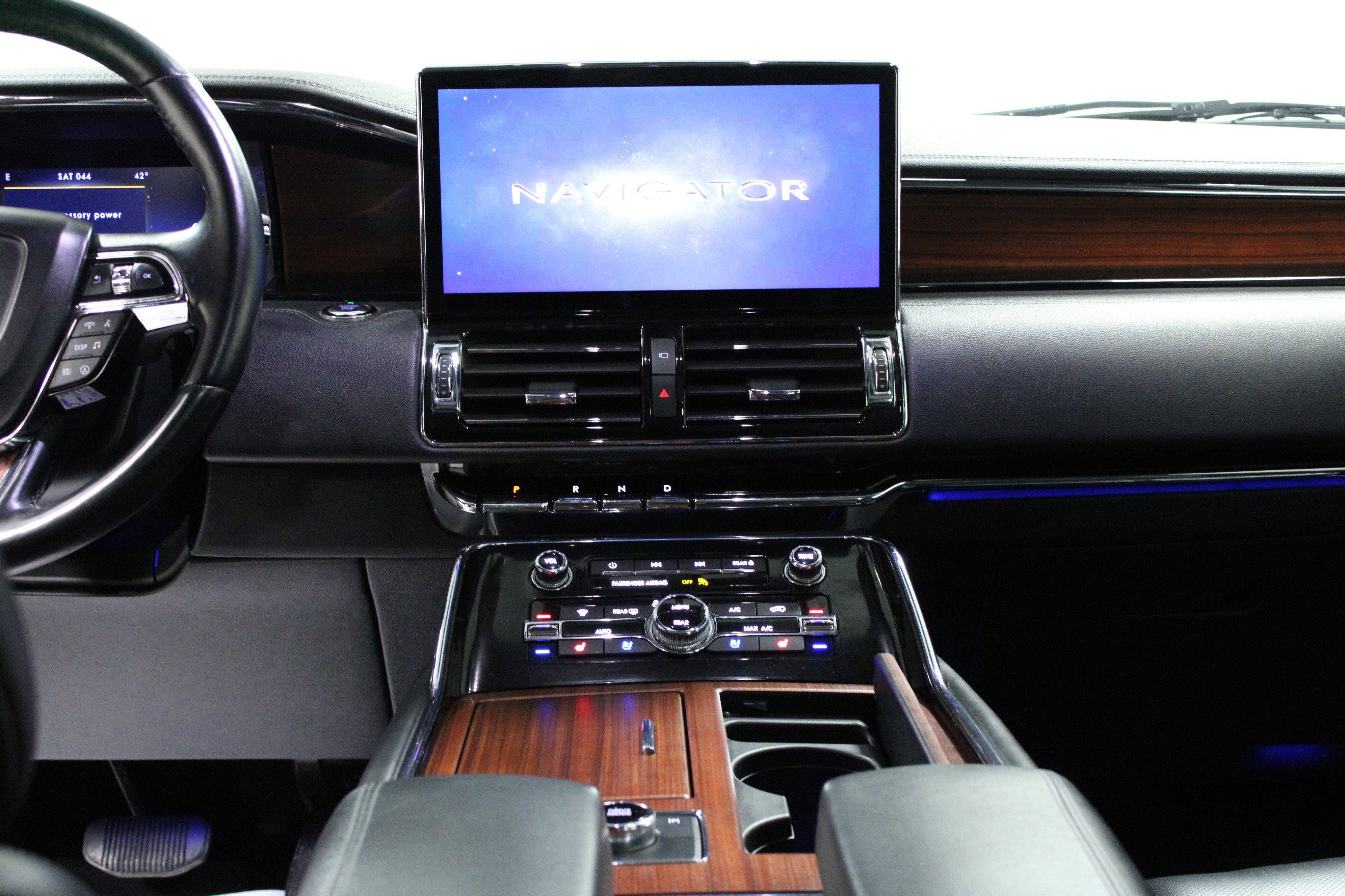 Used 2023 Lincoln Navigator L 2WD image 19