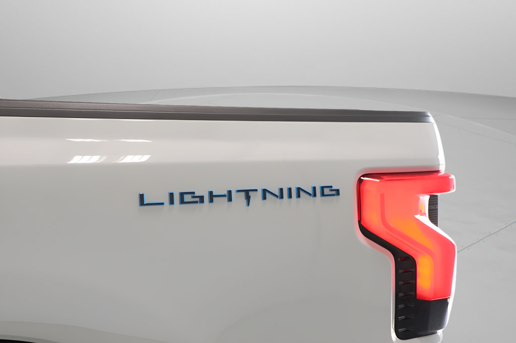 Used 2024 Ford F150 Lightning XLT AWD/4WD image 39