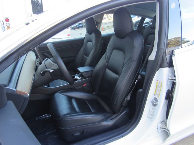 Used 2019 Tesla Model 3 Standard Range image 6