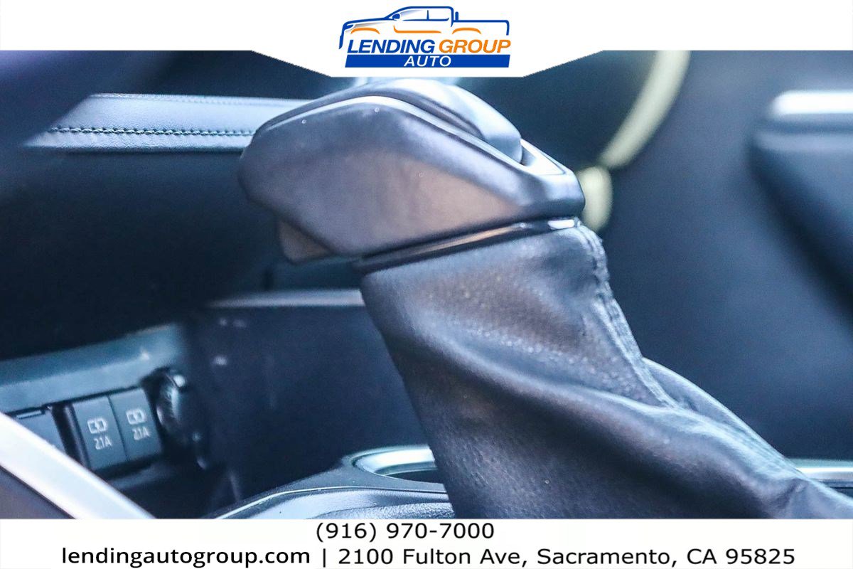 Used 2021 Toyota Highlander XLE image 28