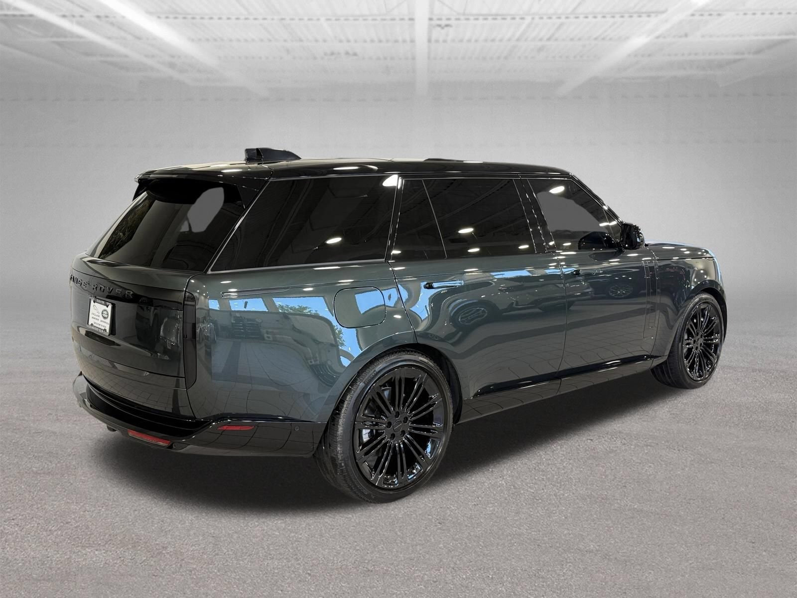 Used 2026 Land Rover Range Rover Long Wheelbase SE AWD/4WD image 8