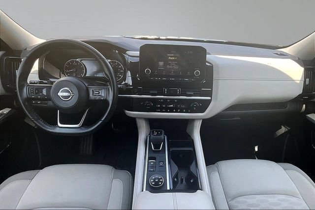 Used 2025 Nissan Pathfinder SV AWD/4WD image 7