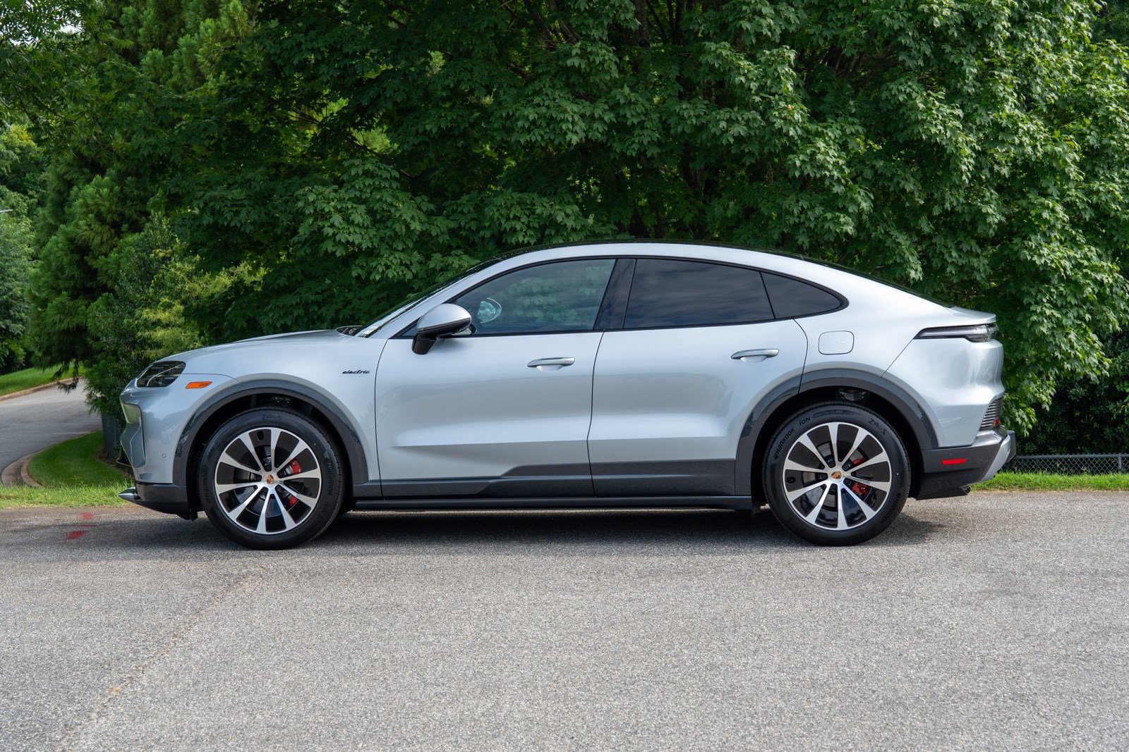 New 2026 Porsche Cayenne S AWD/4WD image 2