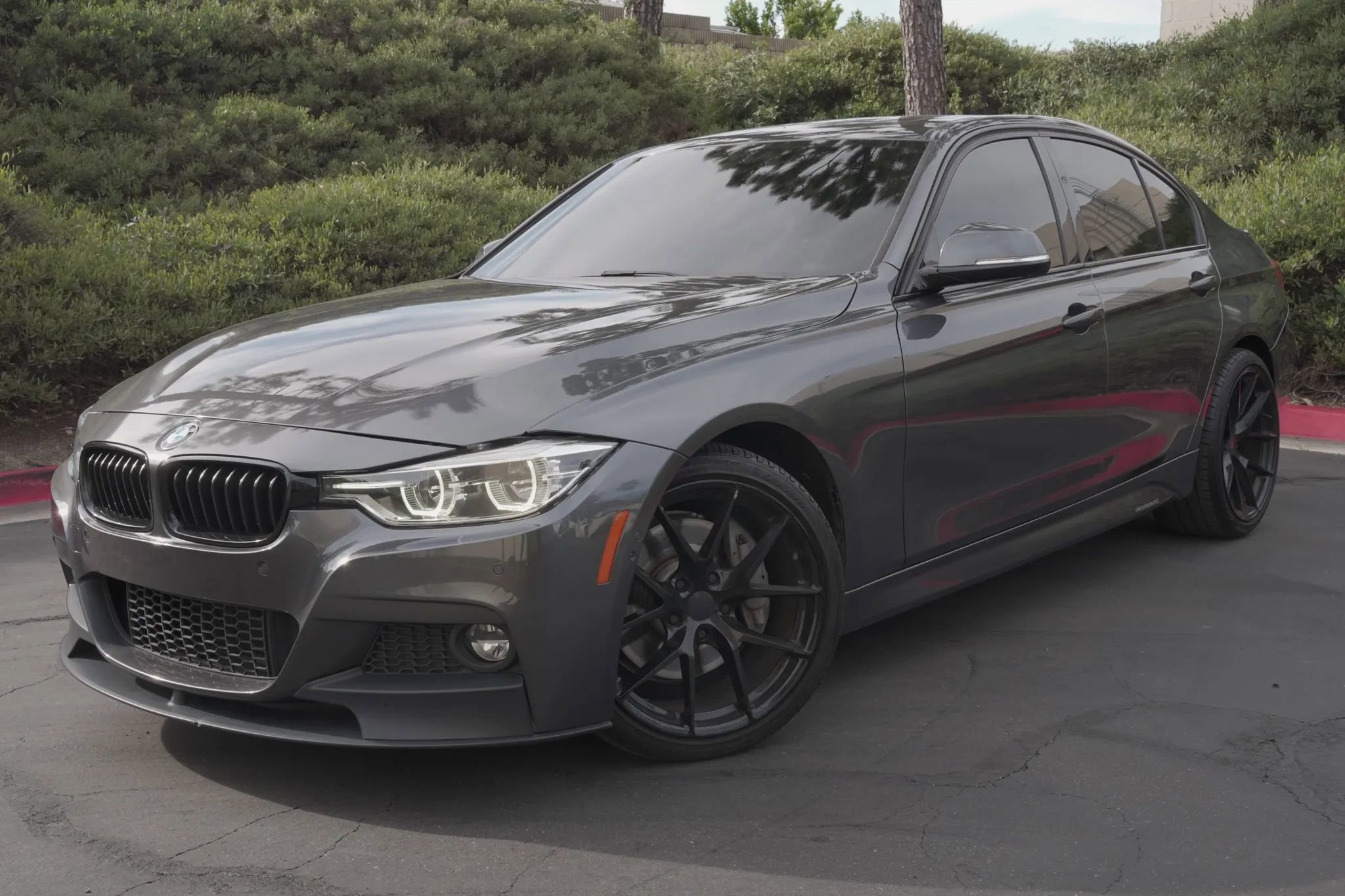 Used 2018 BMW 340i Sedan w/ Executive Package image 1