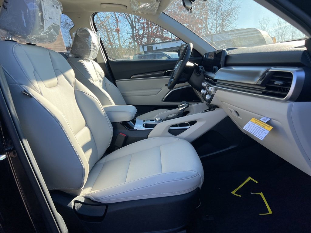 New 2025 Kia Telluride S image 16