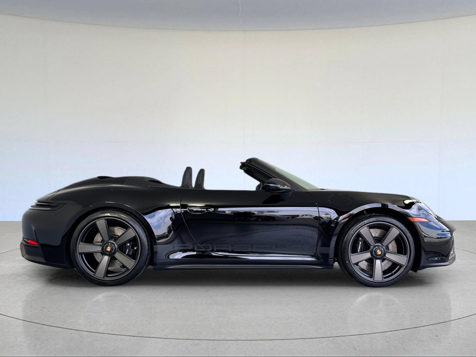 New 2026 Porsche 911 GTS RWD image 9