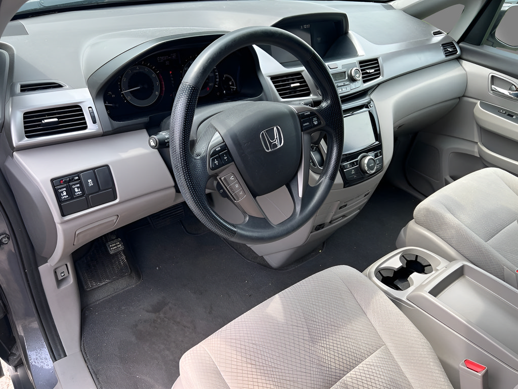 Used 2016 Honda Odyssey SE image 16