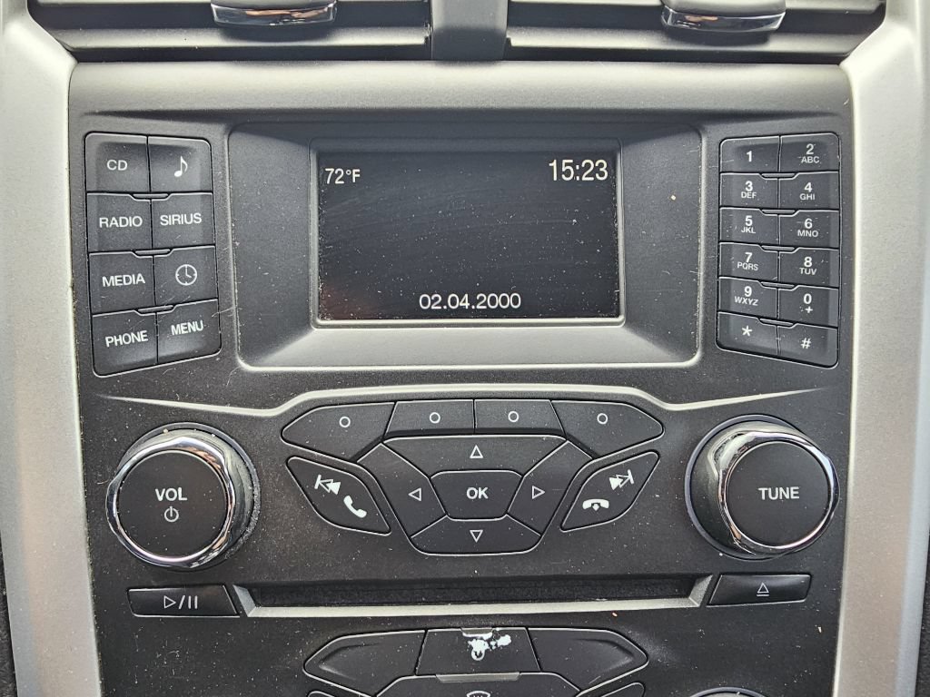 Used 2015 Ford Fusion SE FWD image 25