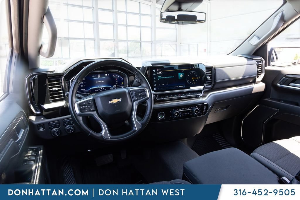 Used 2023 Chevrolet Silverado 1500 LT AWD/4WD image 14