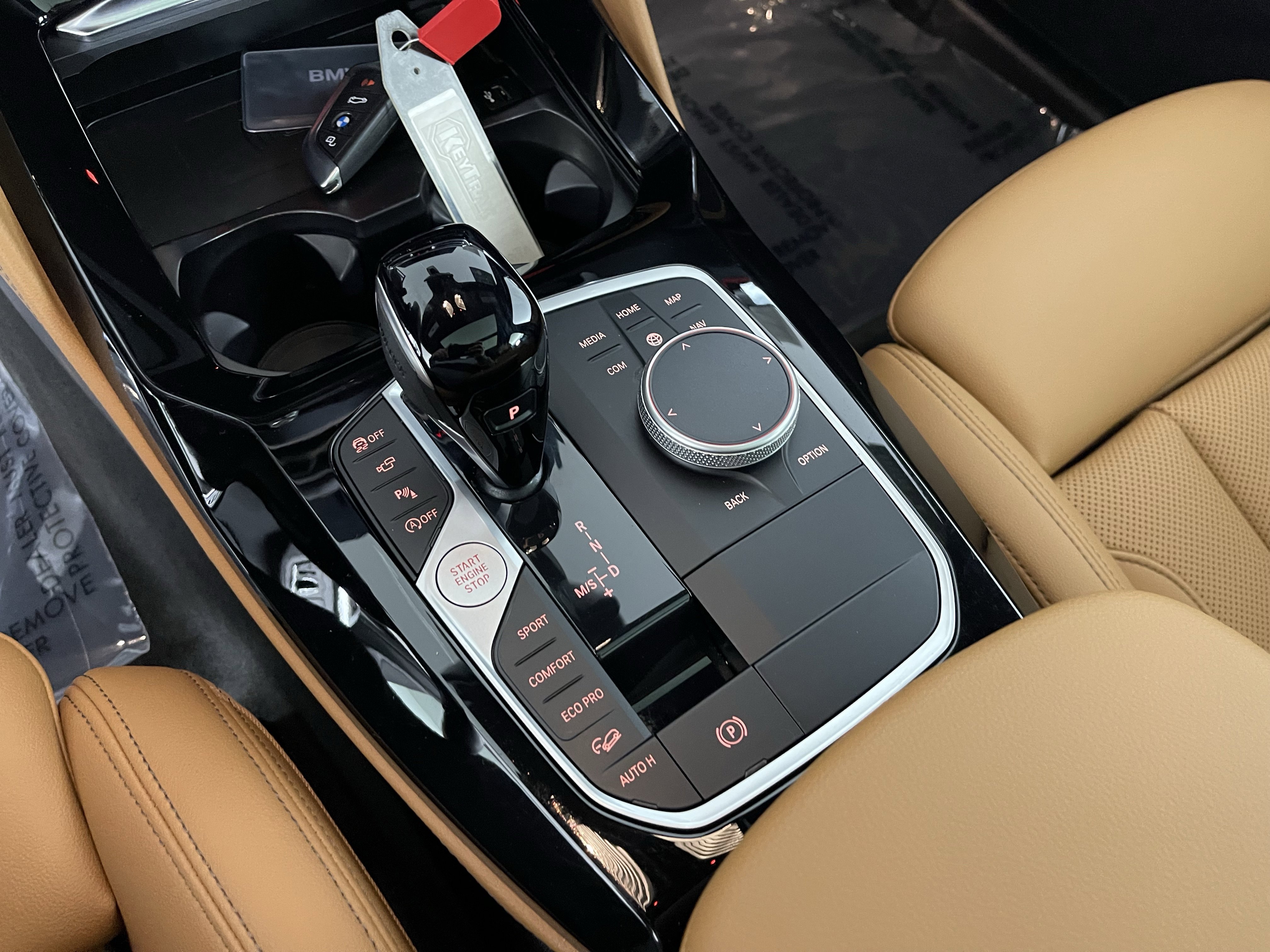 Certified 2025 BMW X4 xDrive30i image 15