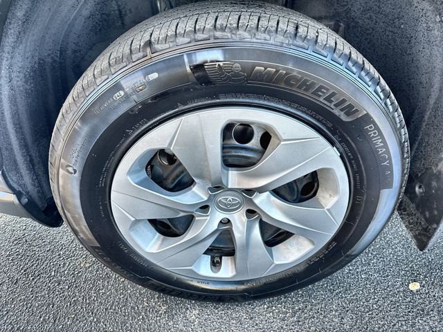 Used 2024 Toyota RAV4 LE image 19