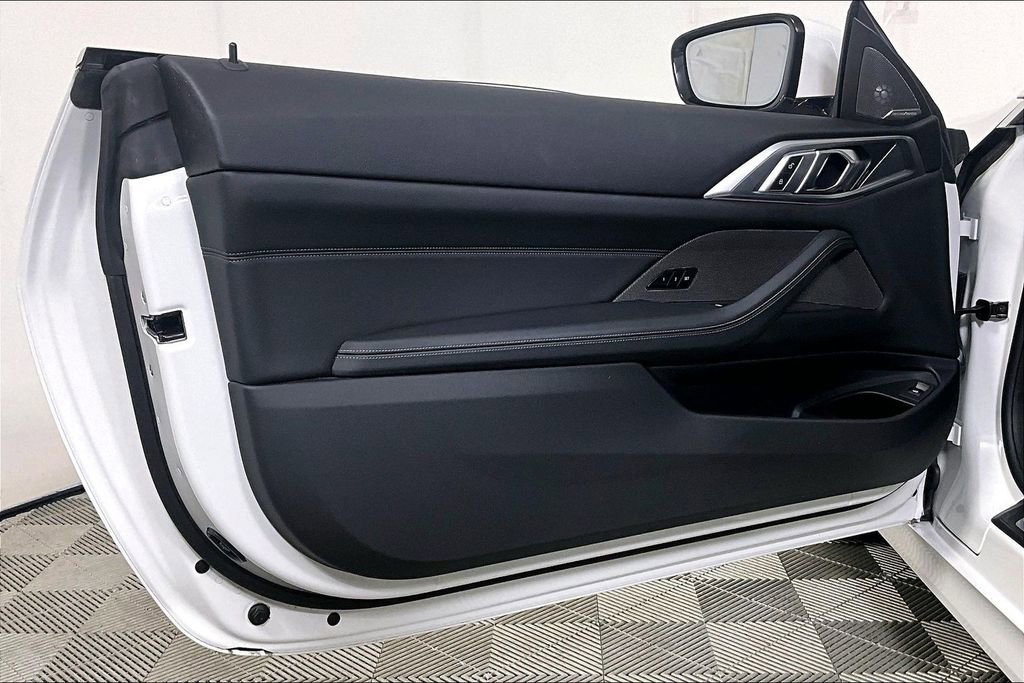 Used 2025 BMW 430i Coupe w/ Convenience Package image 23