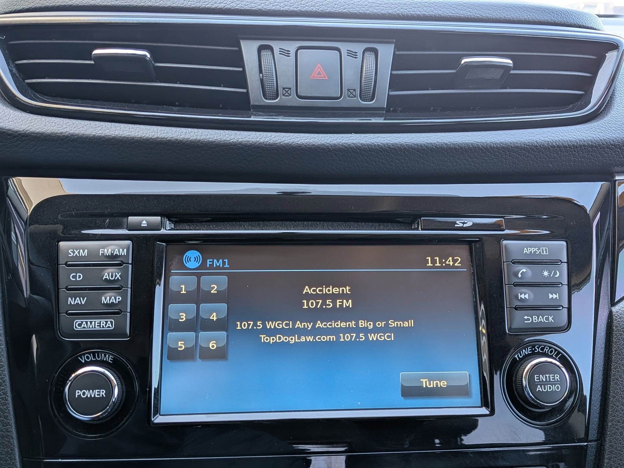 Used 2018 Nissan Rogue Sport SL image 17