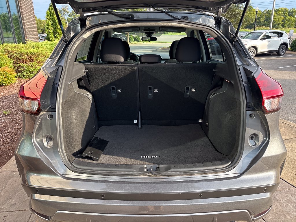 Used 2024 Nissan Kicks SV w/ Exterior Package FWD image 31