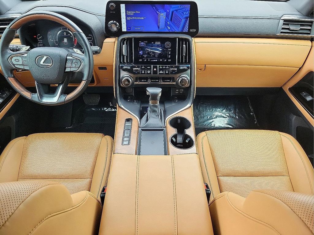 Used 2024 Lexus LX 600 4WD w/ Luxury Package image 11