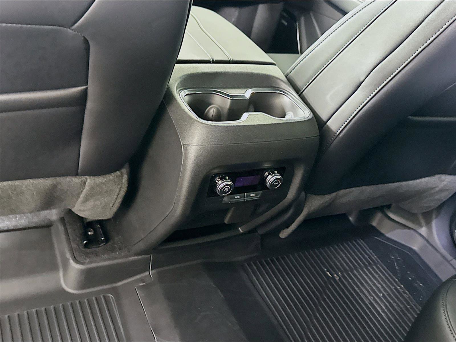 New 2026 GMC Acadia Elevation w/ Elevation Premium Package AWD/4WD image 20