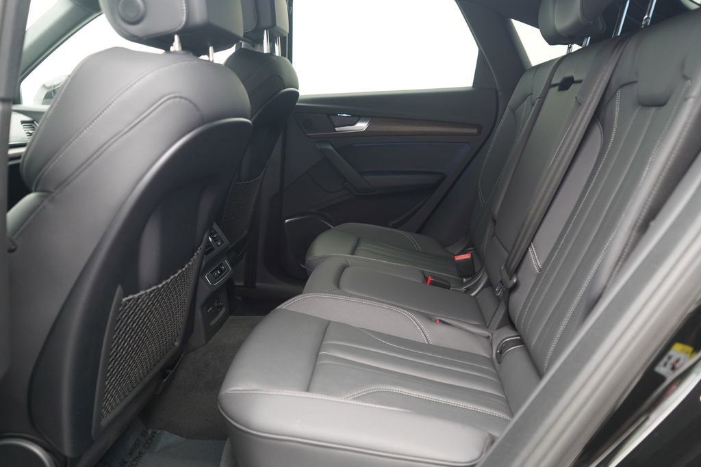 Used 2023 Audi Q5 2.0T Premium w/ Convenience Package image 7