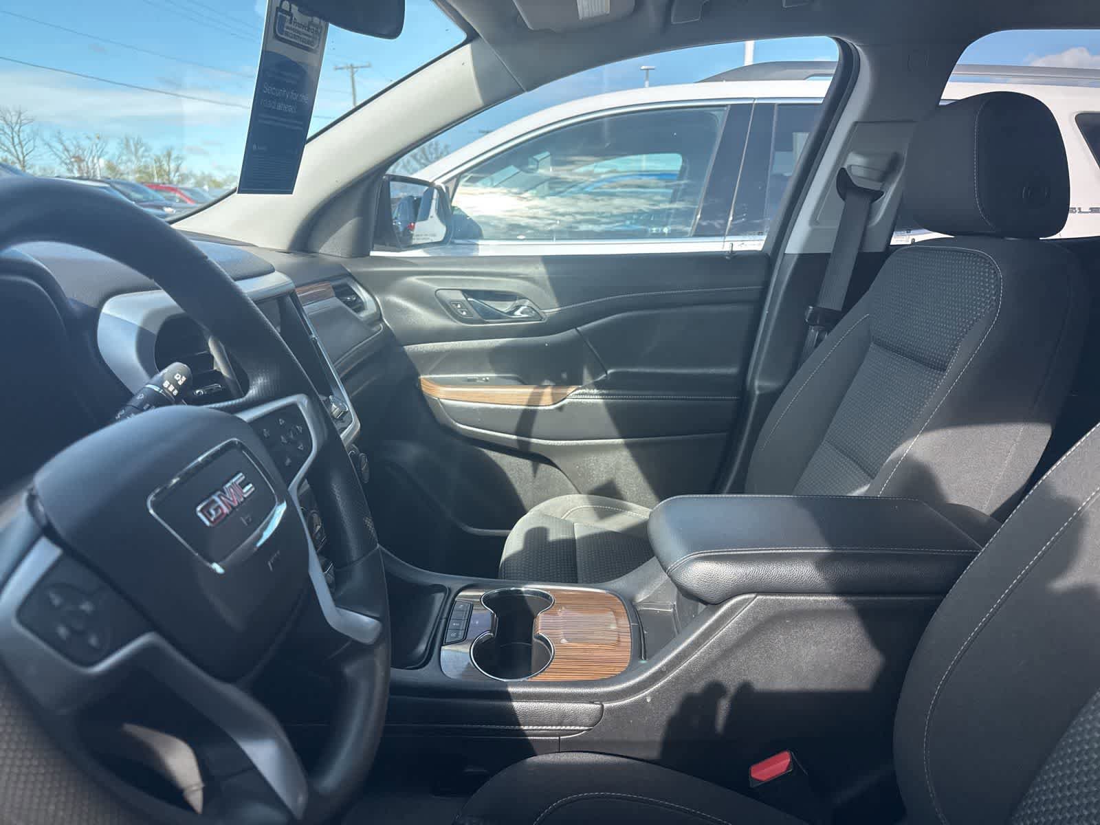 Used 2021 GMC Acadia SLE FWD image 31