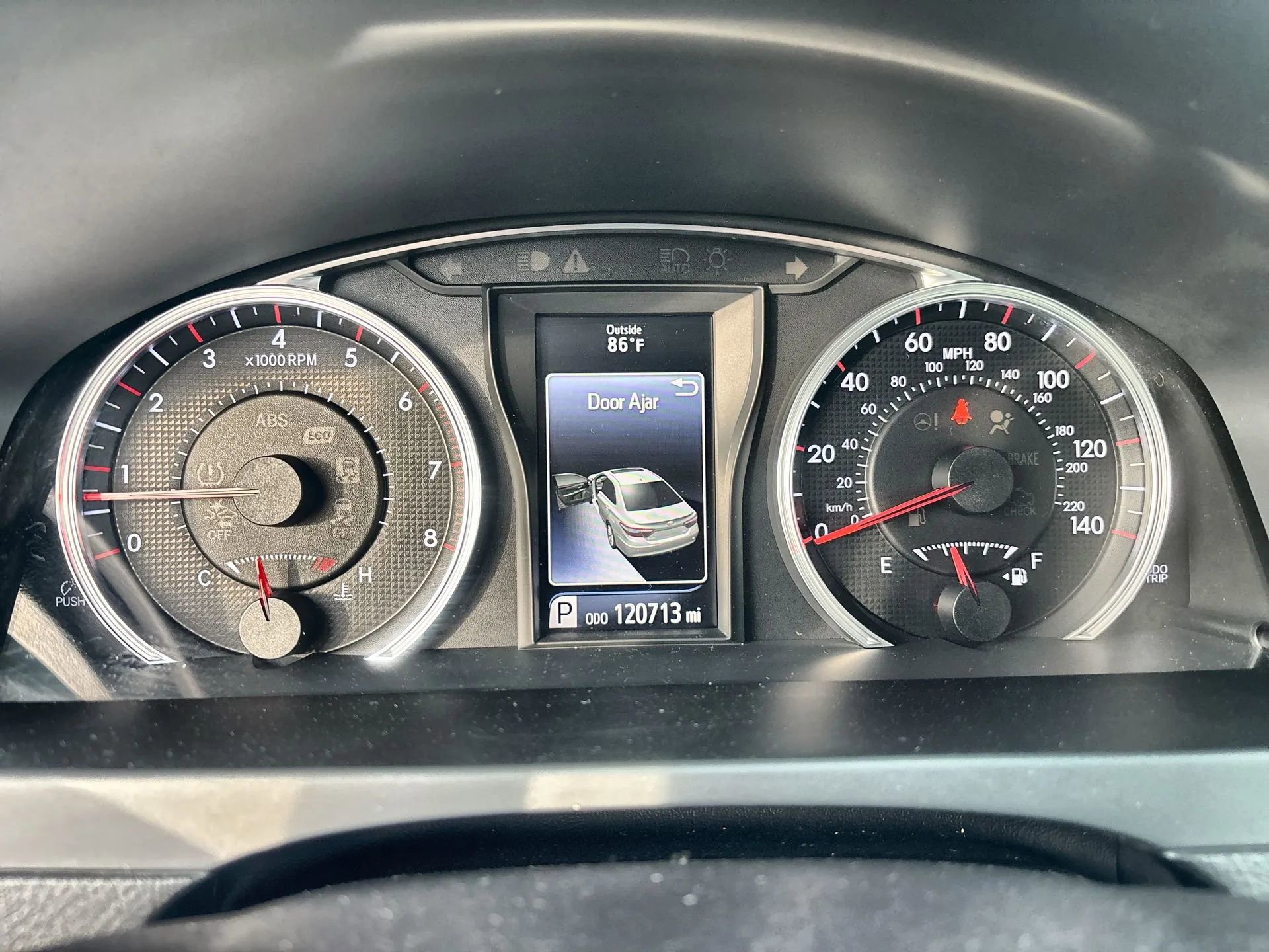 Used 2016 Toyota Camry SE image 10