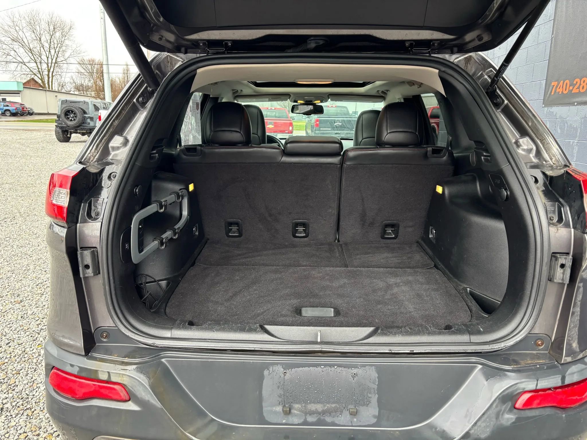 Used 2014 Jeep Cherokee Trailhawk w/ Comfort/Convenience Group image 5