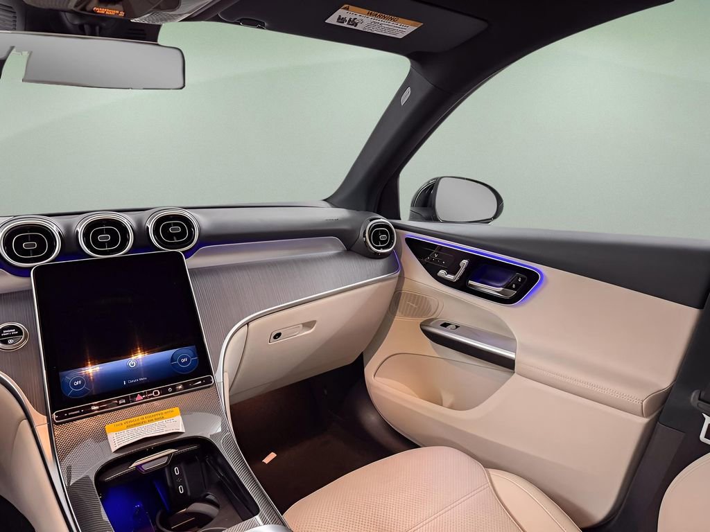 Used 2025 Mercedes-Benz GLC 300 GLC 300 image 16