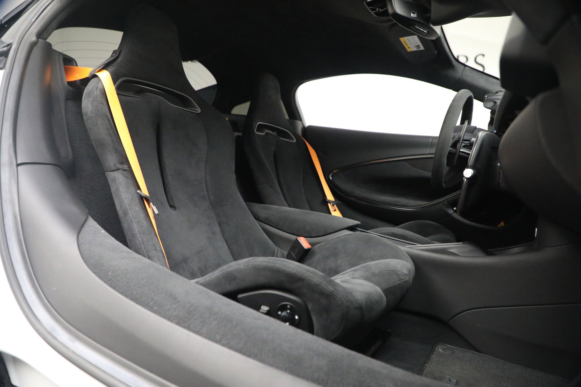 Used 2023 McLaren Artura image 25