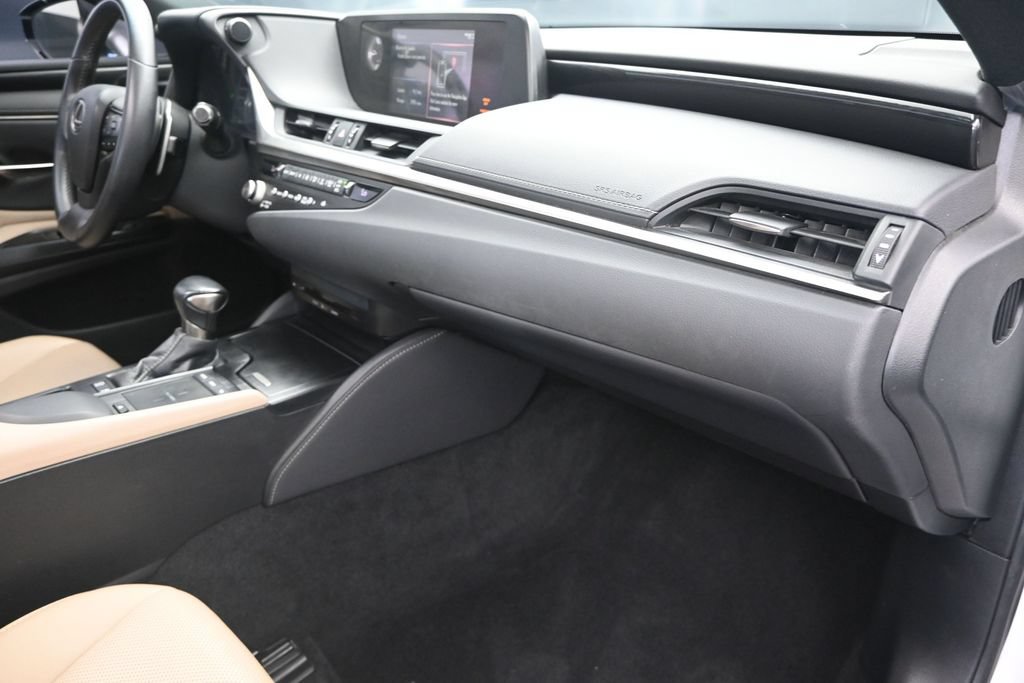 Certified 2021 Lexus ES 300h w/ Accessory Package FWD image 24
