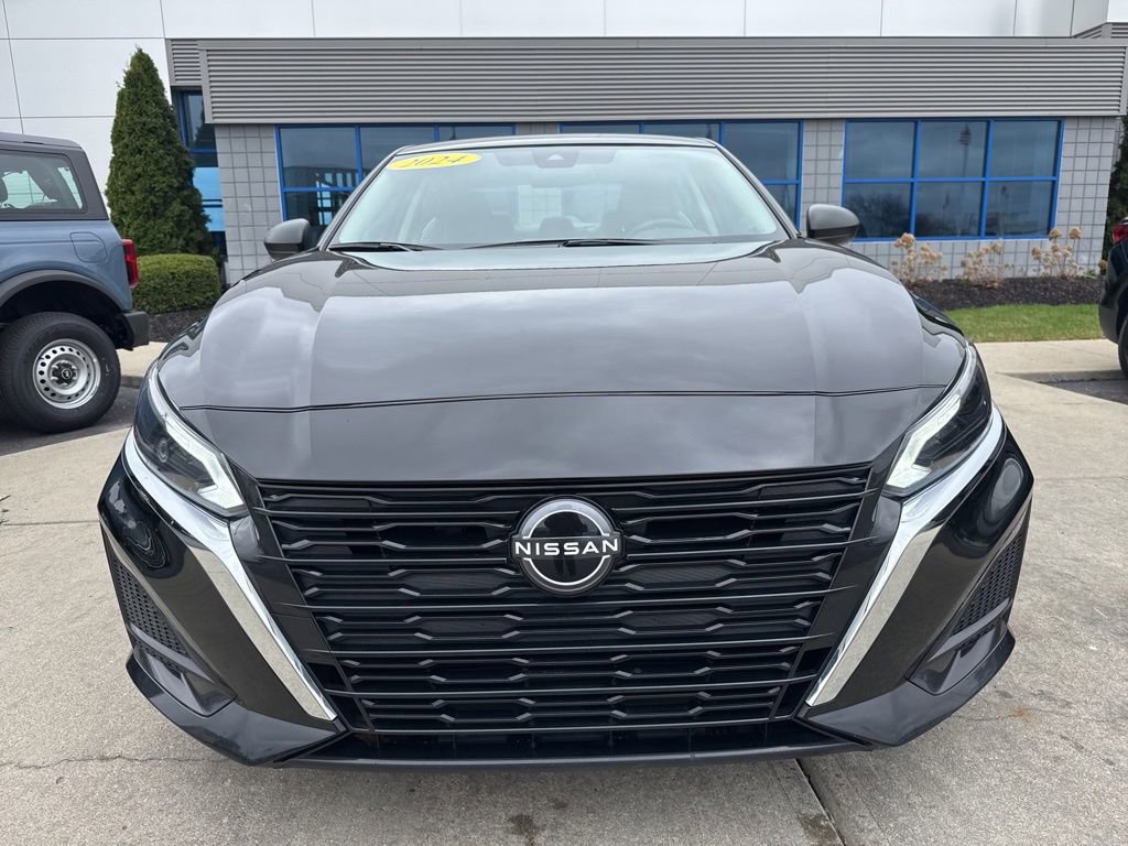 Used 2024 Nissan Altima 2.5 SV image 7