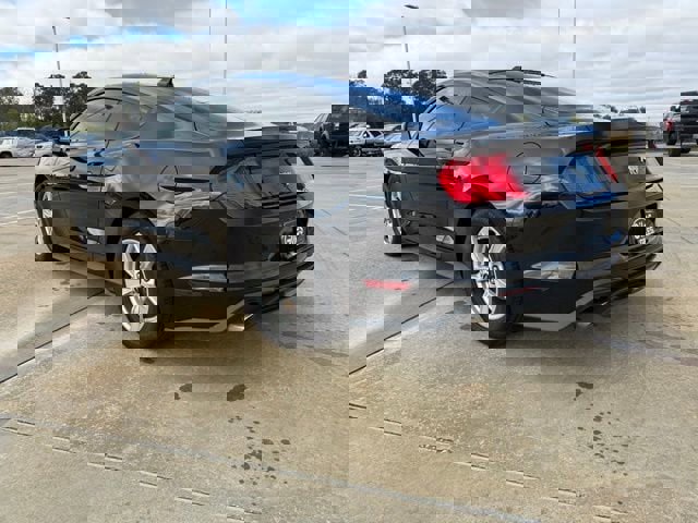 Used 2020 Ford Mustang Coupe image 3