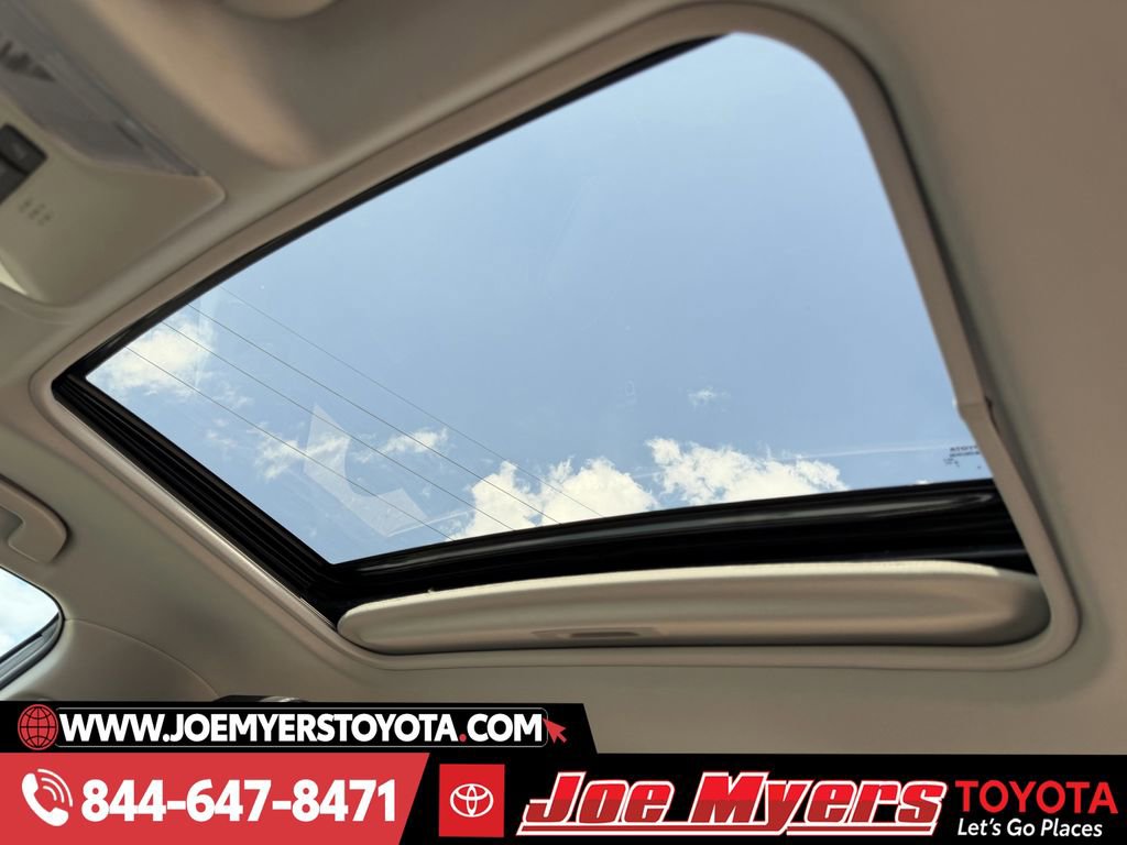 Used 2024 Toyota RAV4 XLE Premium image 29