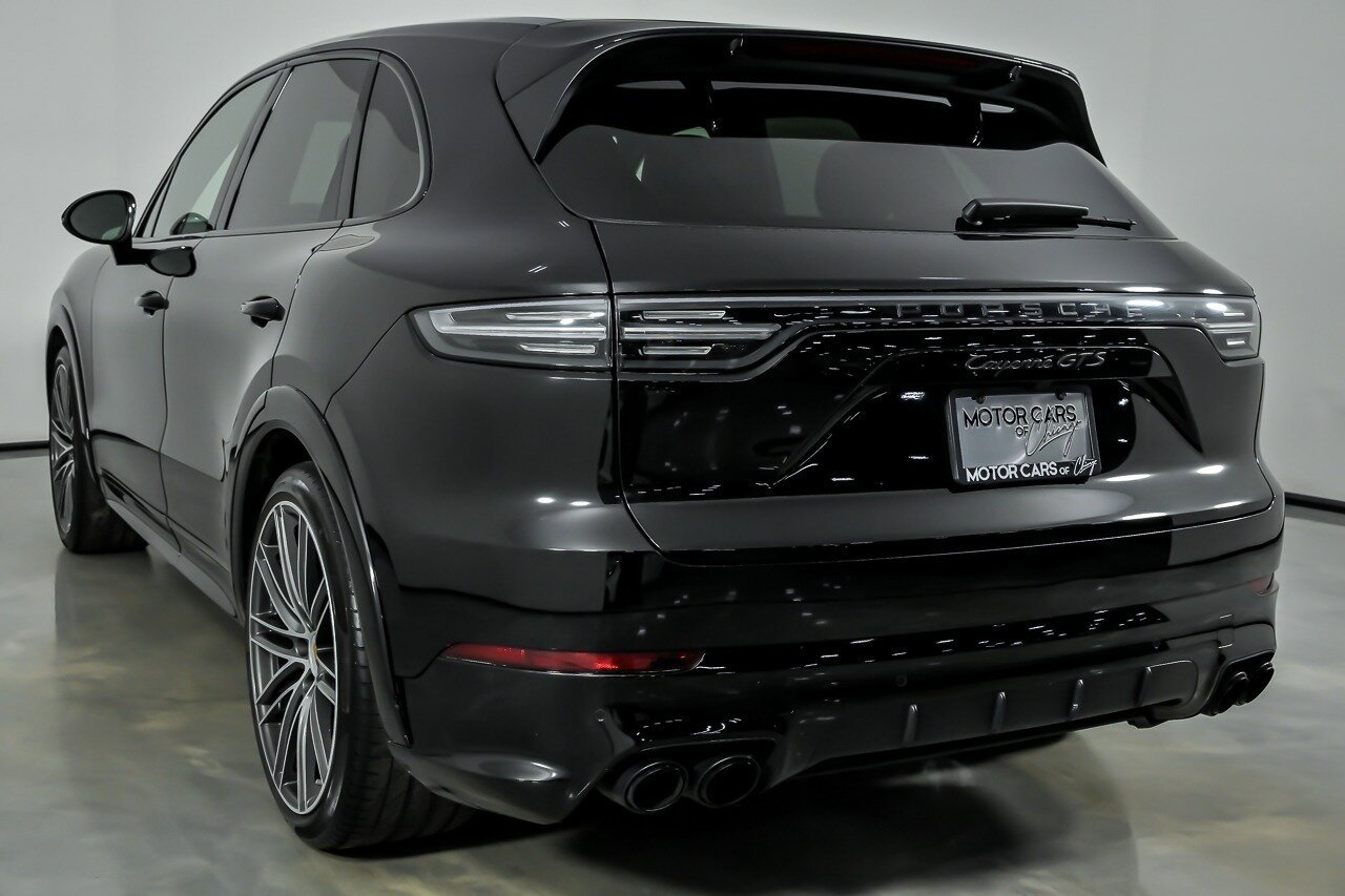 Used 2023 Porsche Cayenne GTS AWD/4WD image 10