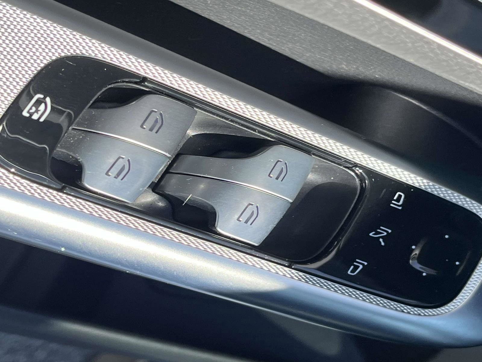 Certified 2025 Mercedes-Benz GLC 300 GLC 300 image 18