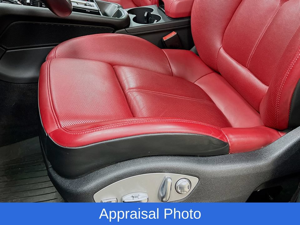 Certified 2023 Porsche Macan AWD/4WD image 21