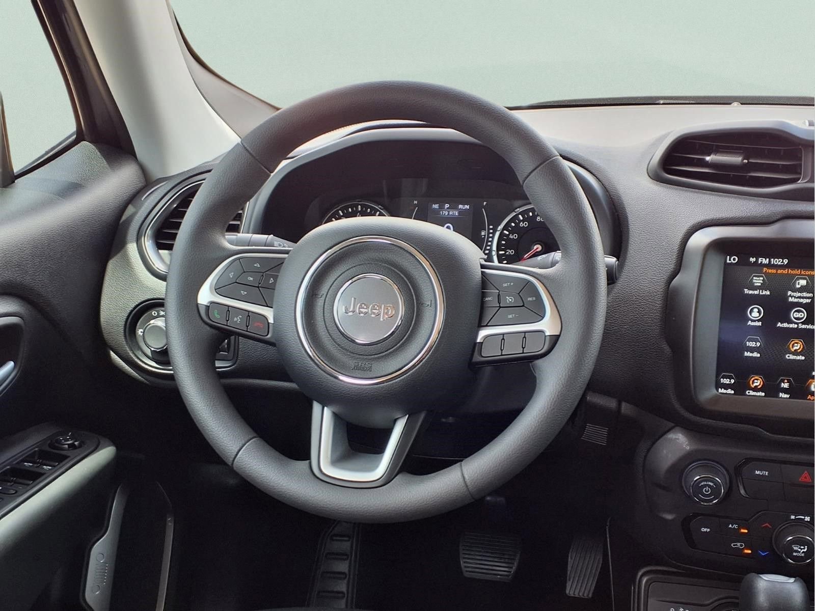 Used 2023 Jeep Renegade Latitude AWD/4WD image 14