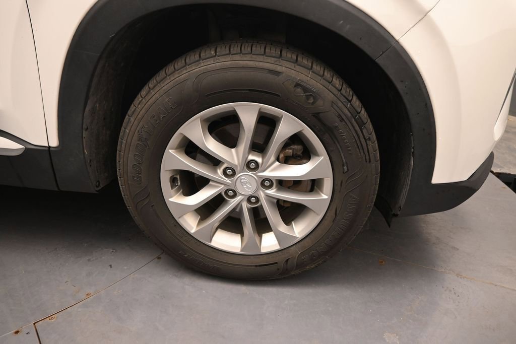 Used 2020 Hyundai Santa Fe SE FWD image 18