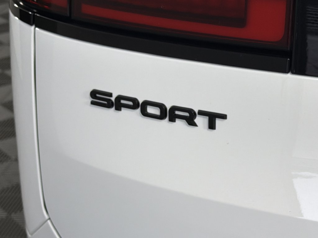 New 2027 Land Rover Range Rover Sport Dynamic SE AWD/4WD image 7