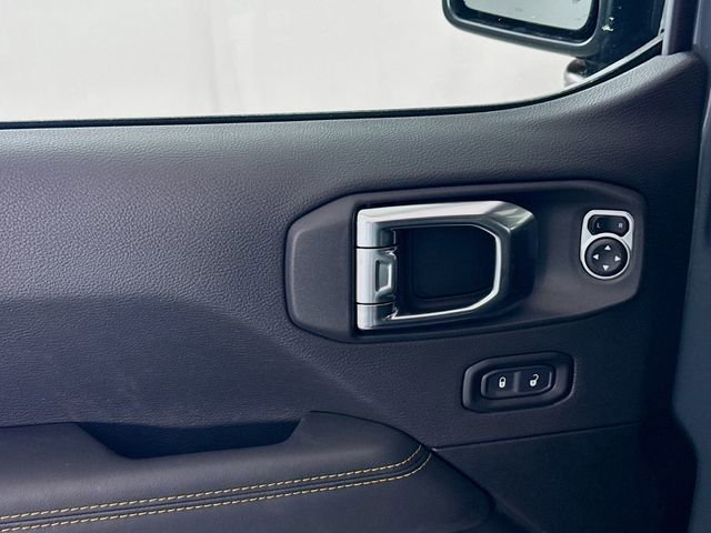 New 2025 Jeep Gladiator Sport image 17