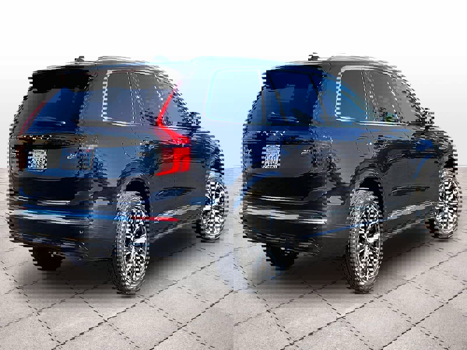 Used 2025 Volvo XC90 B5 Core w/ Protection Package Premier image 16