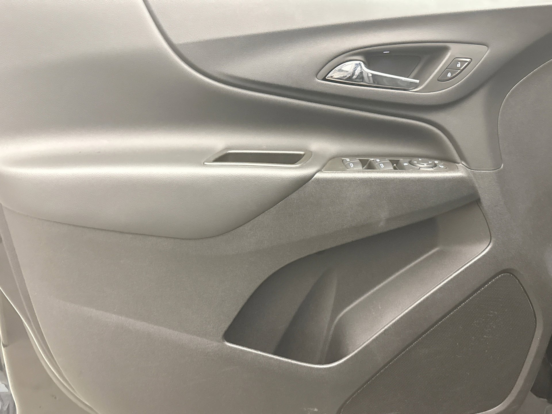 Used 2024 Chevrolet Equinox LT image 9