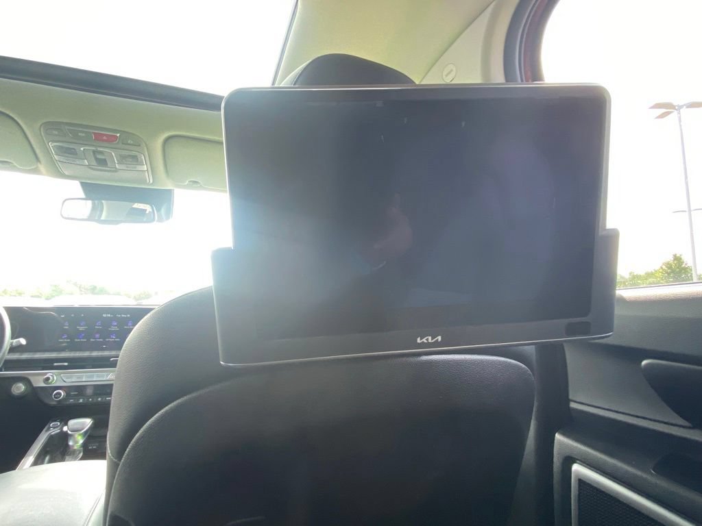 Used 2023 Kia Telluride EX w/ EX Captain's Chair Package FWD image 19