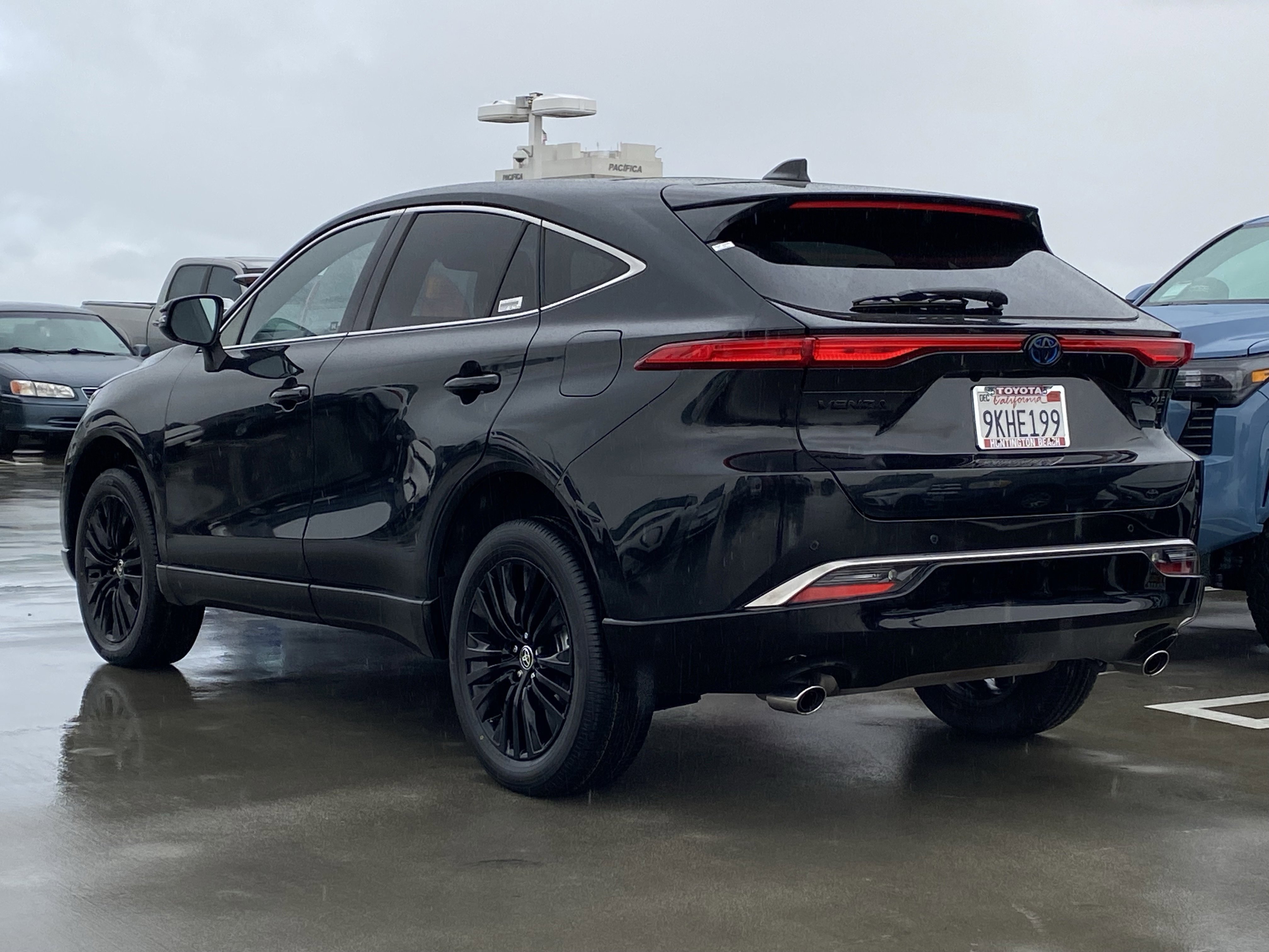 Certified 2024 Toyota Venza Nightshade image 5