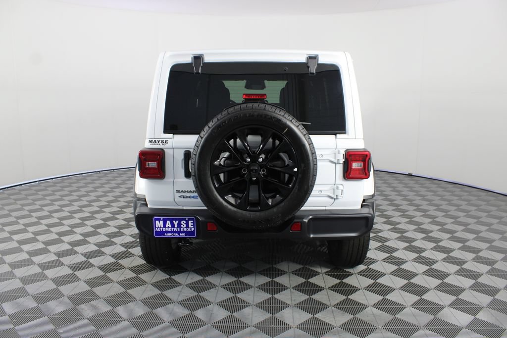 Used 2025 Jeep Wrangler Unlimited Sahara AWD/4WD image 22