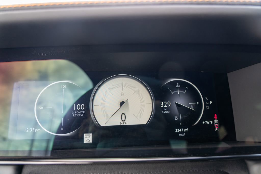 Used 2025 Rolls-Royce Cullinan image 28