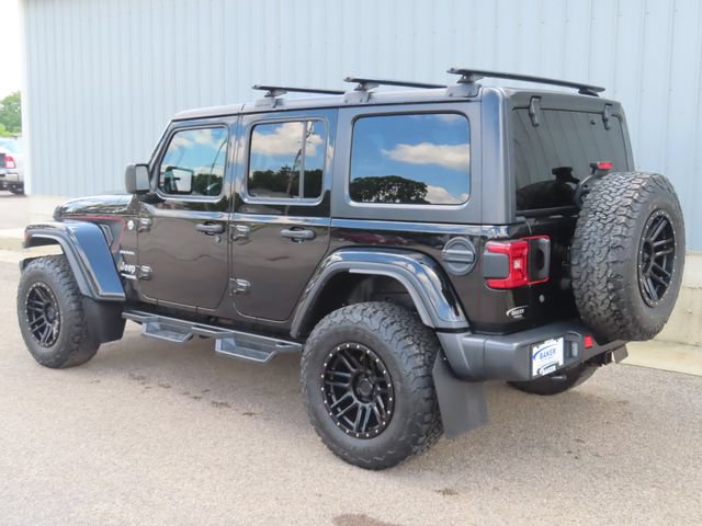 Used 2018 Jeep Wrangler Unlimited Sahara w/ Dual Top Group AWD/4WD image 9