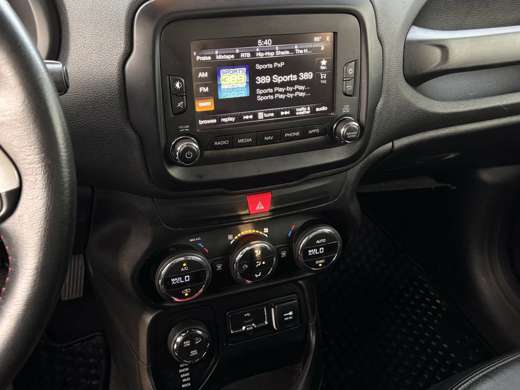 Used 2017 Jeep Renegade Trailhawk AWD/4WD image 15