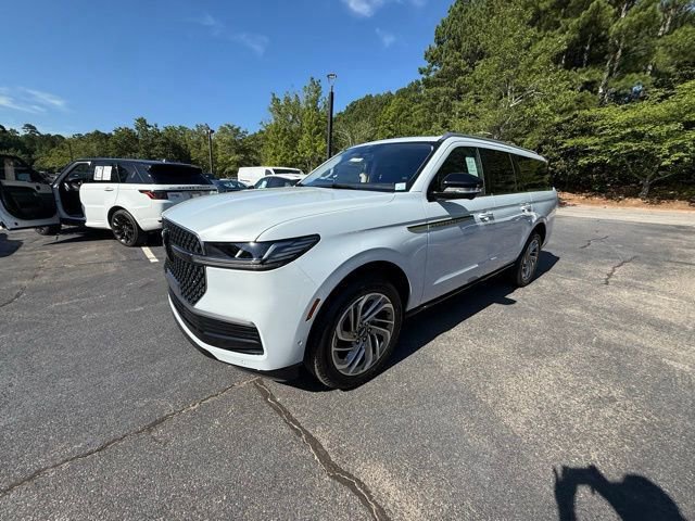 New 2025 Lincoln Navigator L Reserve image 2