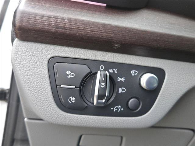 Used 2023 Audi Q5 2.0T Prestige w/ Prestige Package image 11