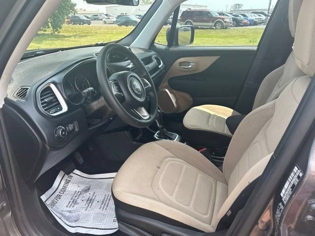Used 2020 Jeep Renegade Latitude FWD image 10