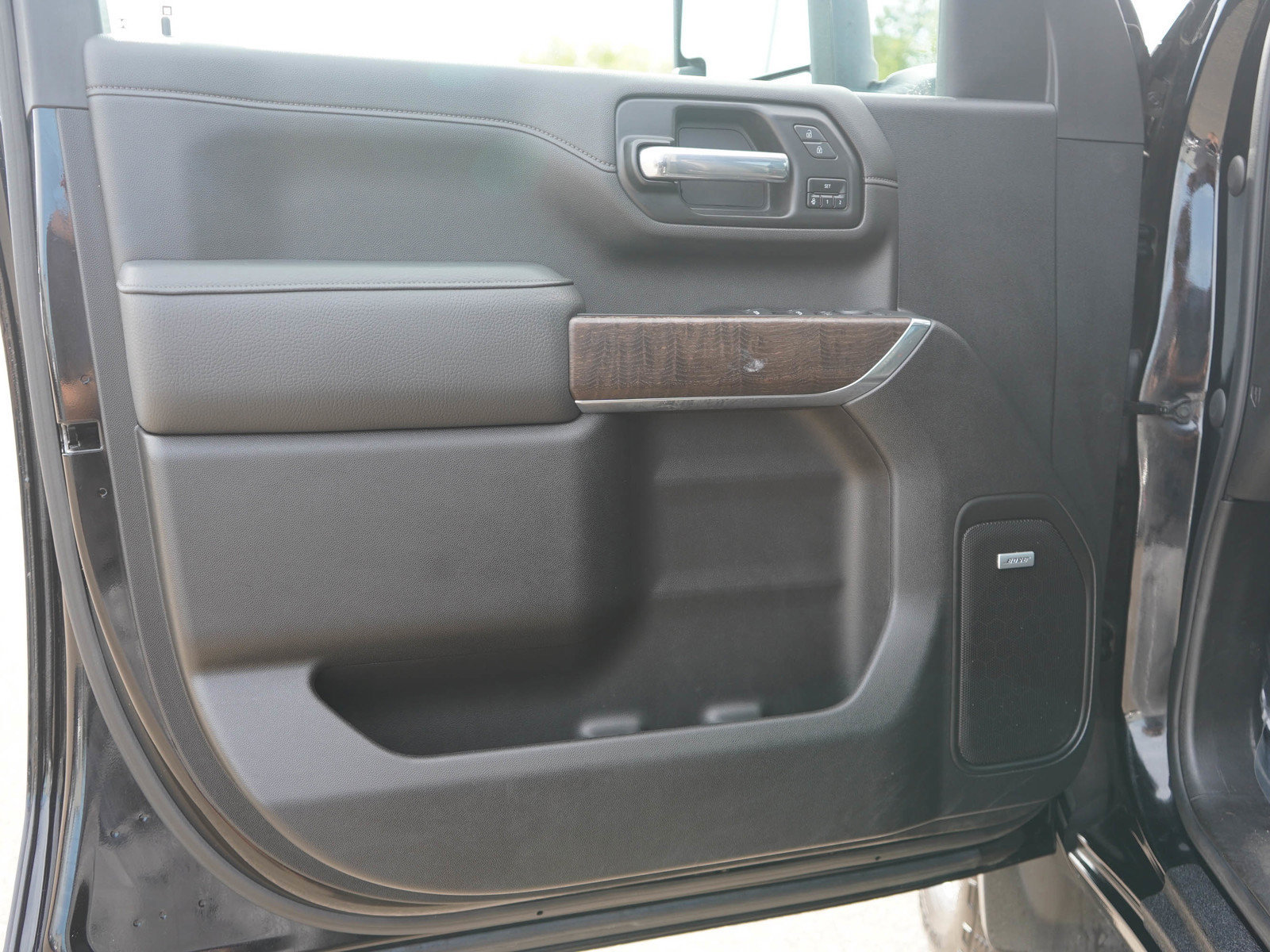 Used 2022 GMC Sierra 3500 Denali AWD/4WD image 17