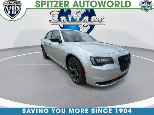 Used 2023 Chrysler 300 Touring w/ Sport Appearance Package RWD image 2